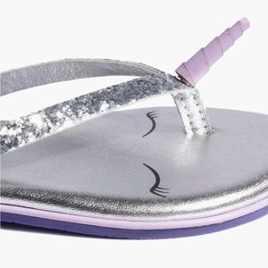 NWT TKEES Kids Unicorn sandals
Color Silver Sparkles size 1